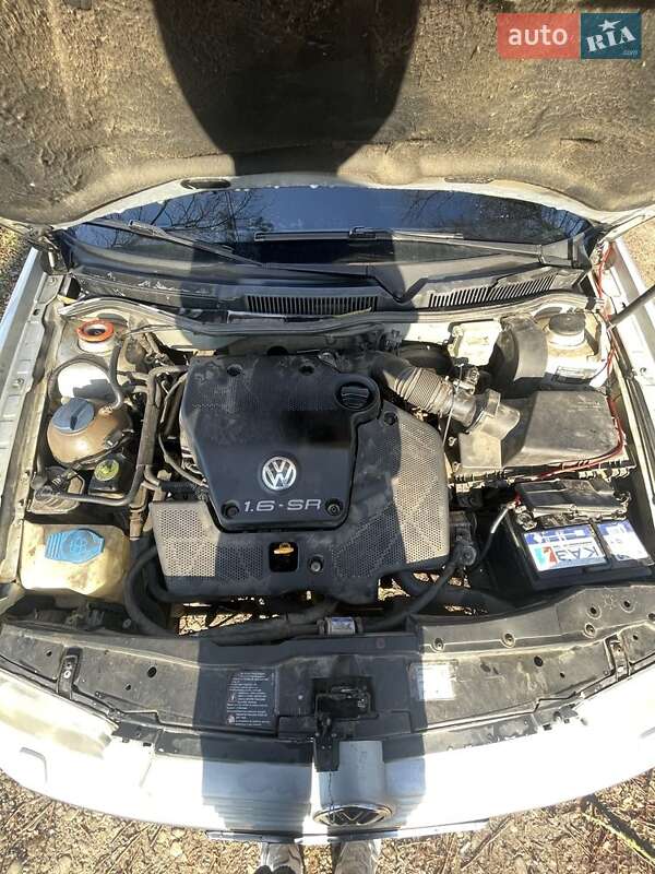 Седан Volkswagen Bora 1999 в Жидачове