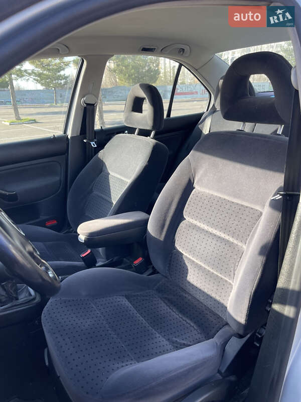 Седан Volkswagen Bora 2000 в Николаеве