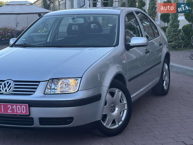 Седан Volkswagen Bora 2000 в Стрые