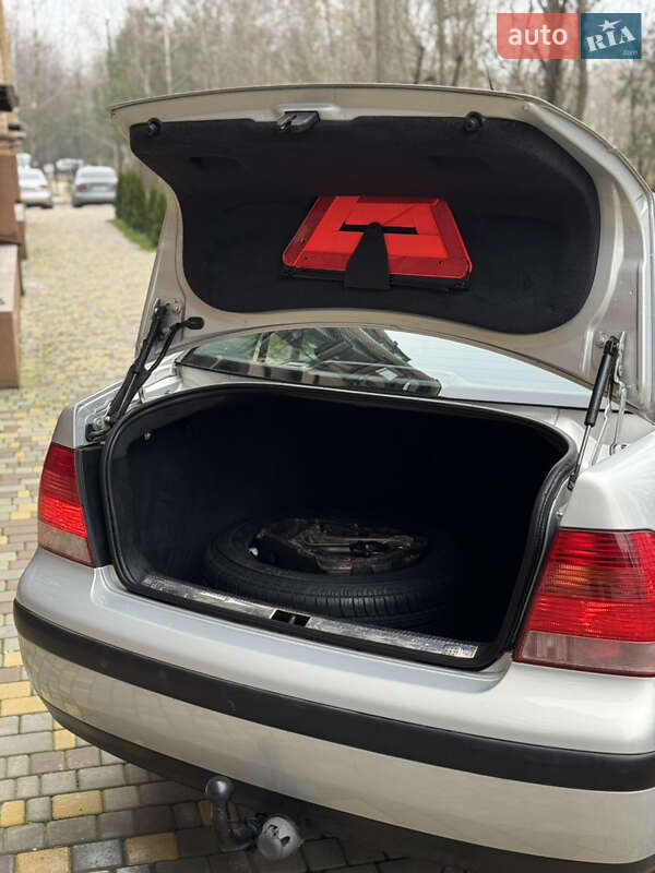 Седан Volkswagen Bora 1999 в Чернігові