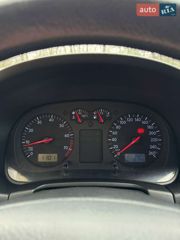 Седан Volkswagen Bora 1999 в Чернігові