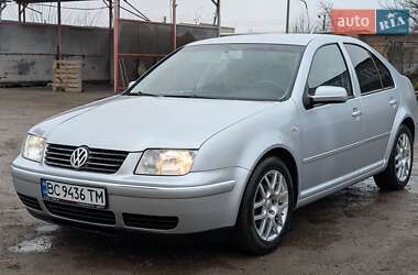 Седан Volkswagen Bora 2002 в Золочеве