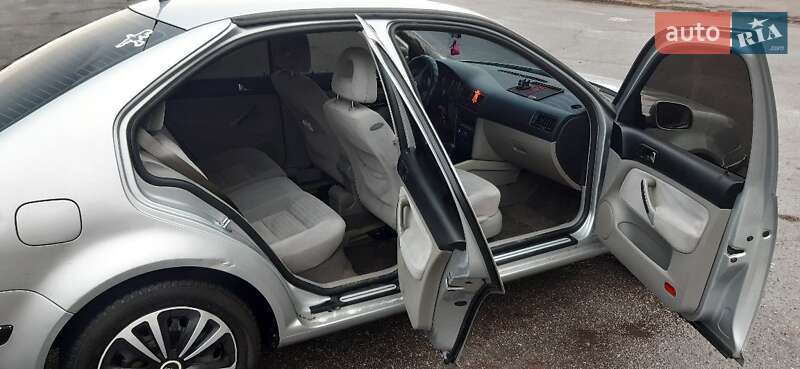 Седан Volkswagen Bora 2002 в Шполе