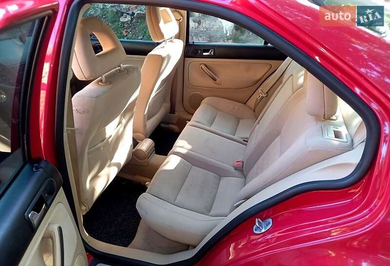 Седан Volkswagen Bora 2001 в Сумах