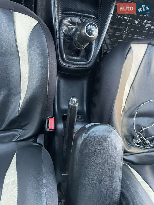 Седан Volkswagen Bora 1999 в Львові