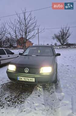 Седан Volkswagen Bora 2001 в Здолбунове