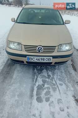 Седан Volkswagen Bora 2001 в Городку