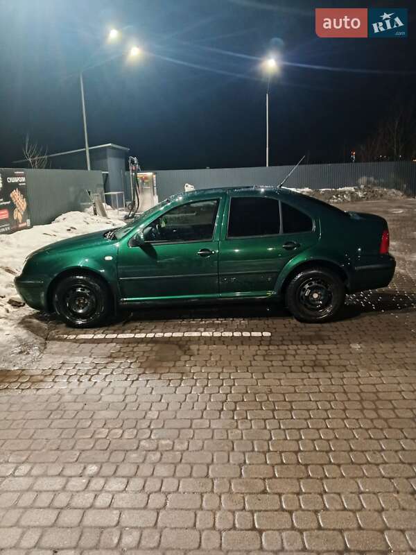 Седан Volkswagen Bora 2002 в Жовкве