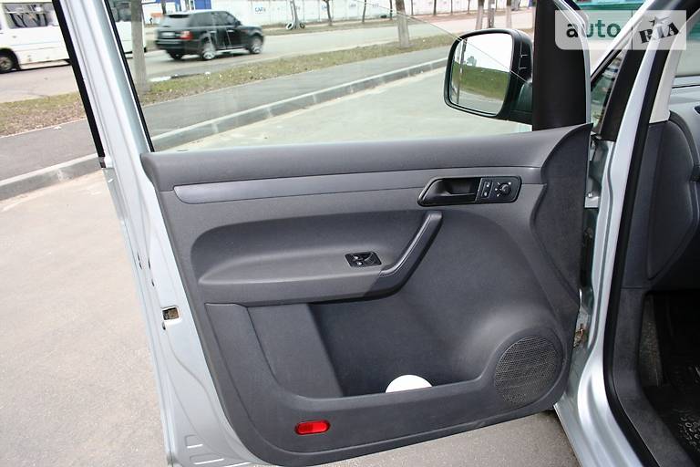 Грузопассажирский фургон Volkswagen Caddy 2010 в Киеве