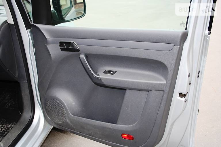 Грузопассажирский фургон Volkswagen Caddy 2010 в Киеве
