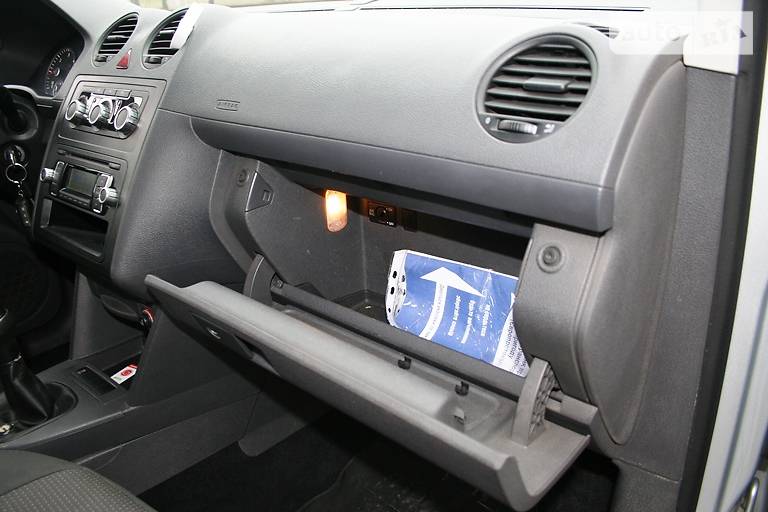 Грузопассажирский фургон Volkswagen Caddy 2010 в Киеве