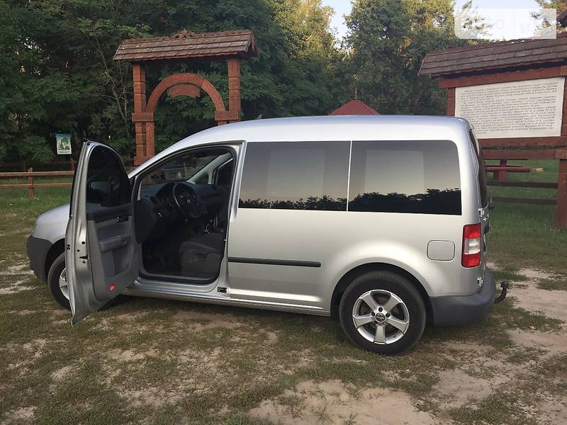Универсал Volkswagen Caddy 2009 в Корюковке