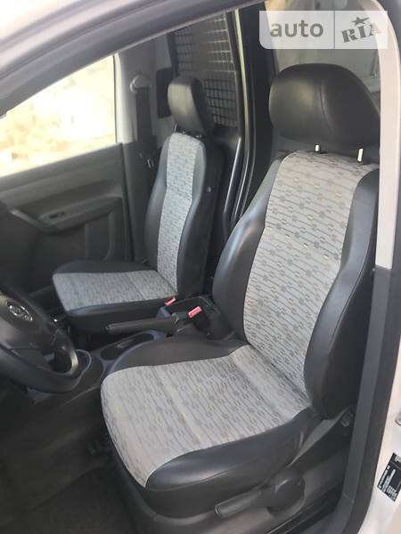 Вантажопасажирський фургон Volkswagen Caddy 2012 в Запоріжжі