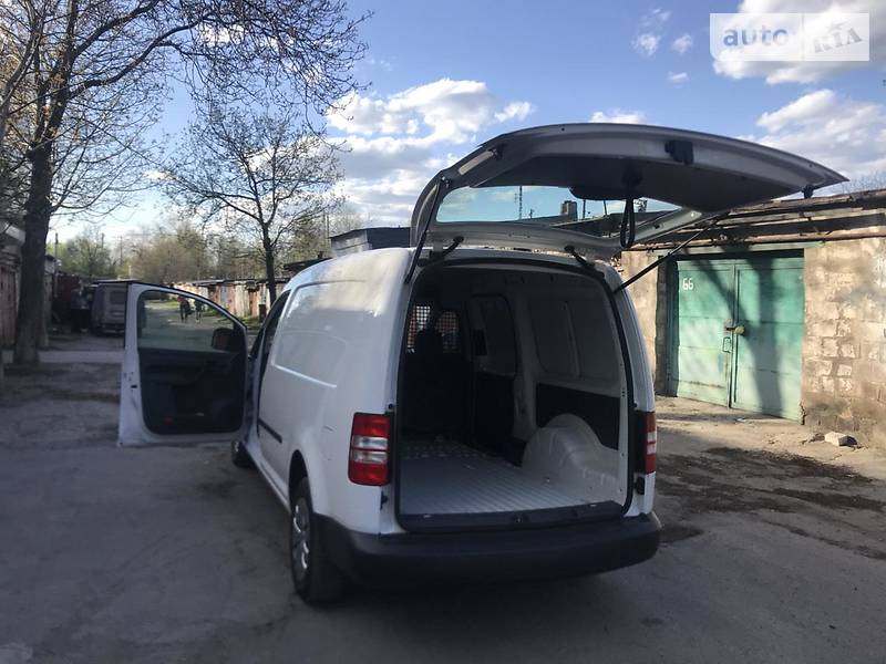 Вантажопасажирський фургон Volkswagen Caddy 2012 в Запоріжжі
