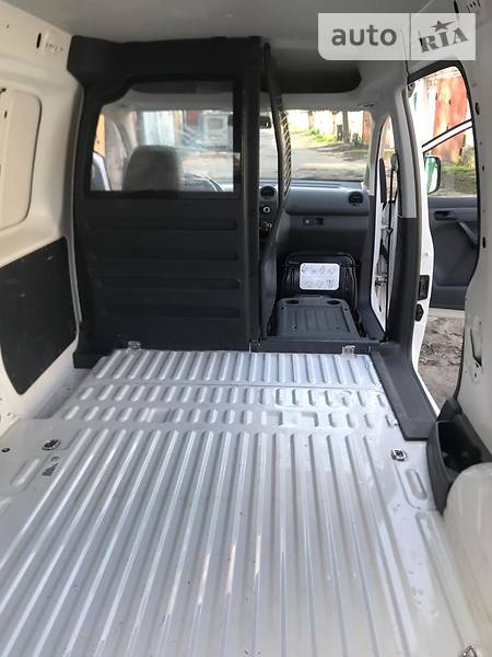 Вантажопасажирський фургон Volkswagen Caddy 2012 в Запоріжжі