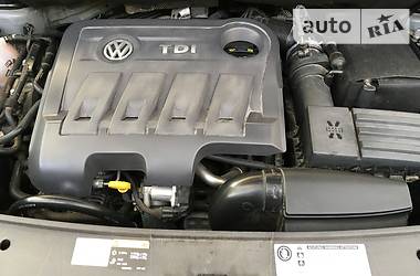 Вантажопасажирський фургон Volkswagen Caddy 2013 в 