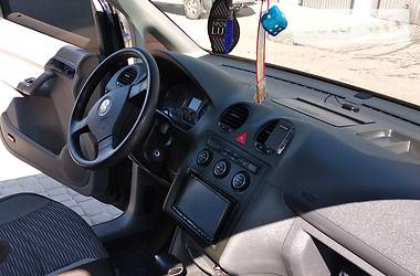Вантажопасажирський фургон Volkswagen Caddy 2010 в 