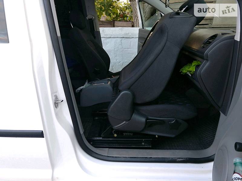 Мінівен Volkswagen Caddy 2007 в Новодністровську