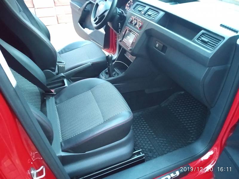 Грузопассажирский фургон Volkswagen Caddy 2016 в Дубно