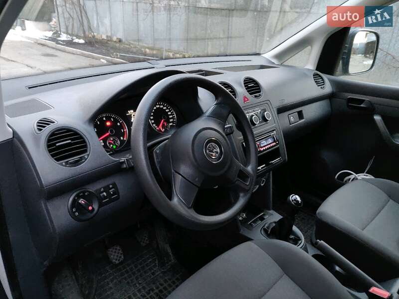 Минивэн Volkswagen Caddy 2015 в Хмельницком