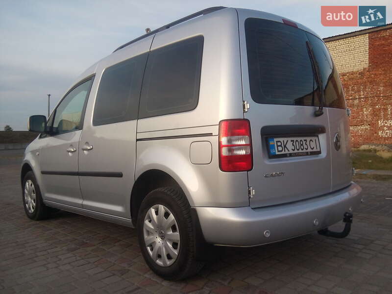Volkswagen Caddy 2011