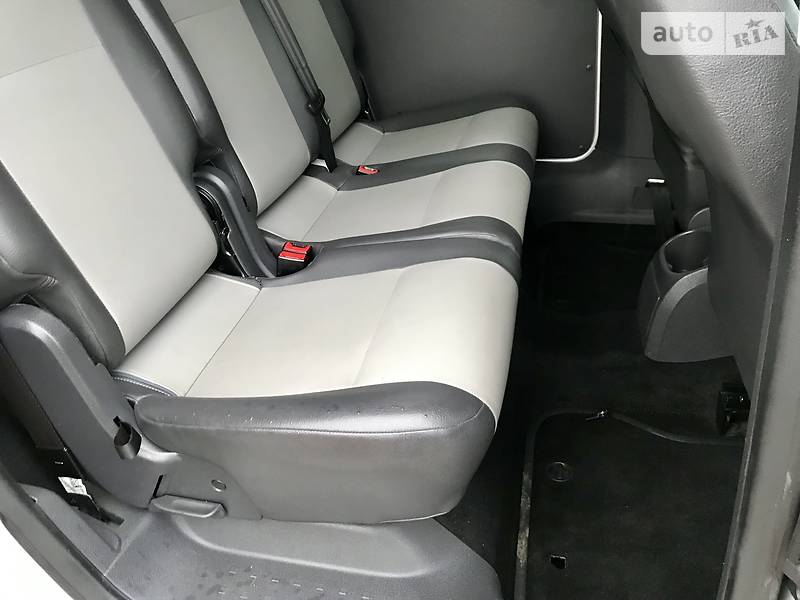 Вантажопасажирський фургон Volkswagen Caddy 2012 в Чернівцях