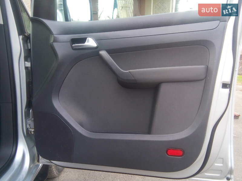 Минивэн Volkswagen Caddy 2011 в Рокитном