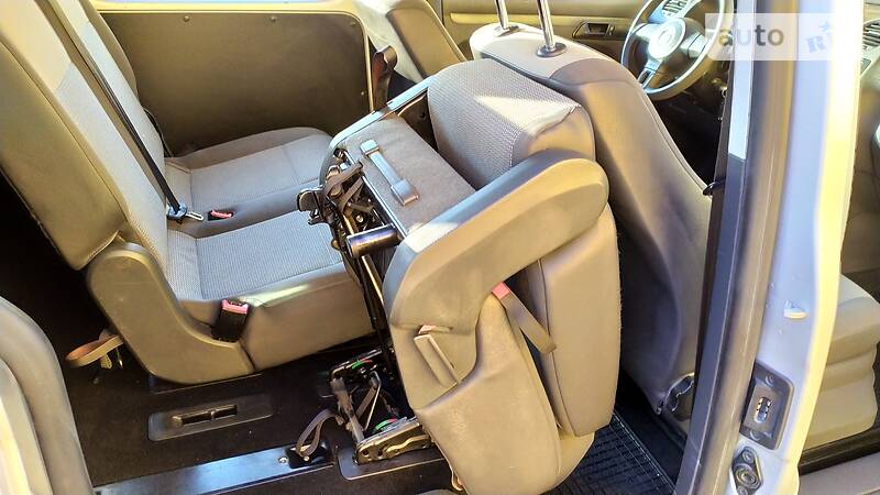 Грузопассажирский фургон Volkswagen Caddy 2011 в Черновцах