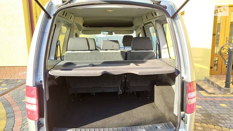 Грузопассажирский фургон Volkswagen Caddy 2011 в Черновцах