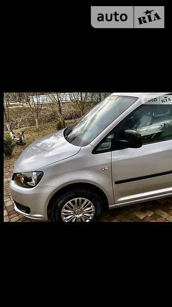 Вантажопасажирський фургон Volkswagen Caddy 2012 в Чернівцях