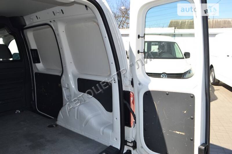 Вантажопасажирський фургон Volkswagen Caddy 2016 в Хмельницькому