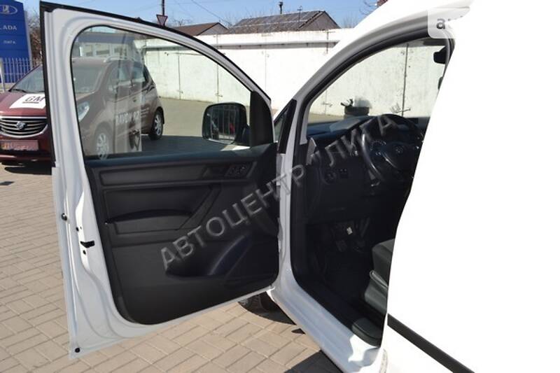 Вантажопасажирський фургон Volkswagen Caddy 2016 в Хмельницькому