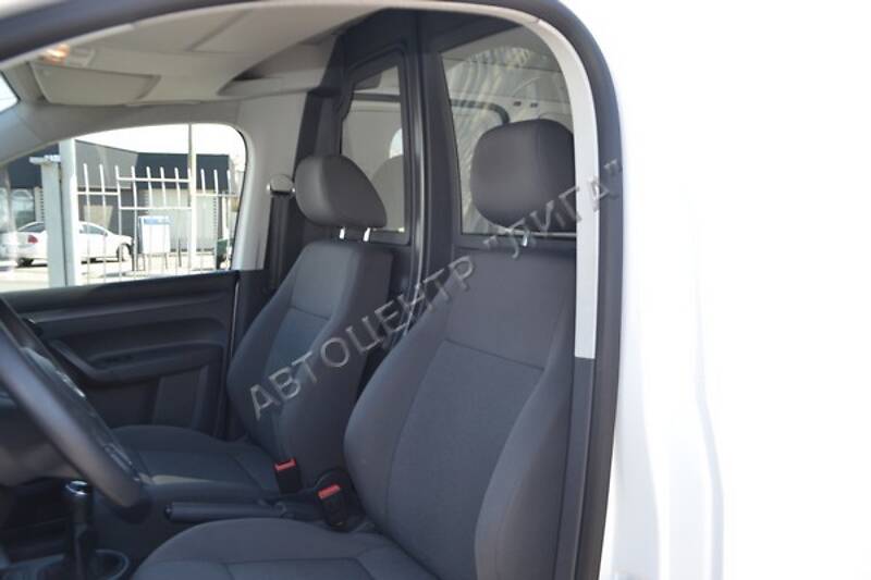 Вантажопасажирський фургон Volkswagen Caddy 2015 в Хмельницькому