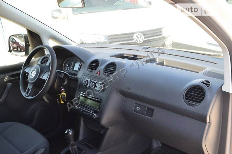 Вантажопасажирський фургон Volkswagen Caddy 2015 в Хмельницькому