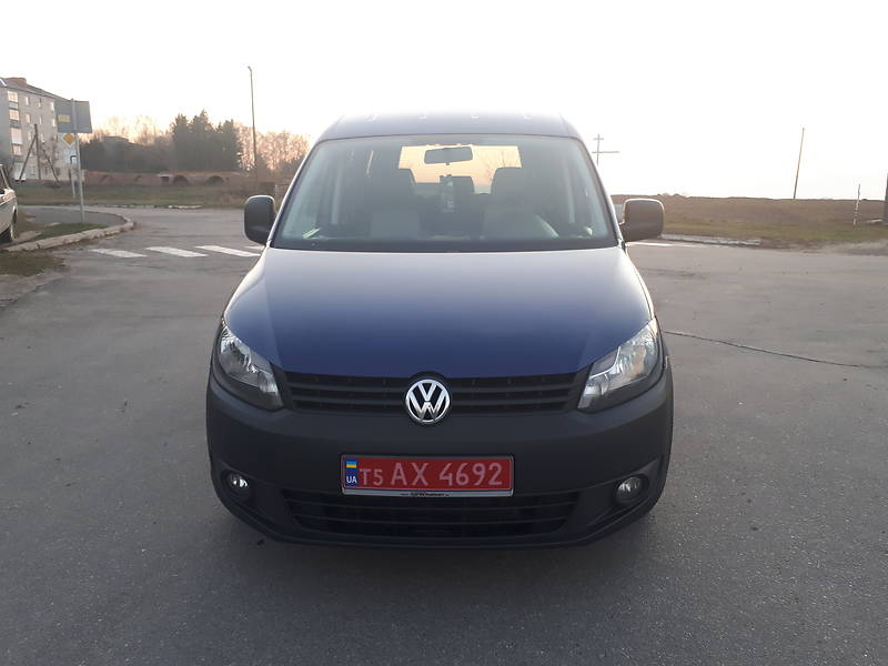 Вантажопасажирський фургон Volkswagen Caddy 2011 в Луцьку