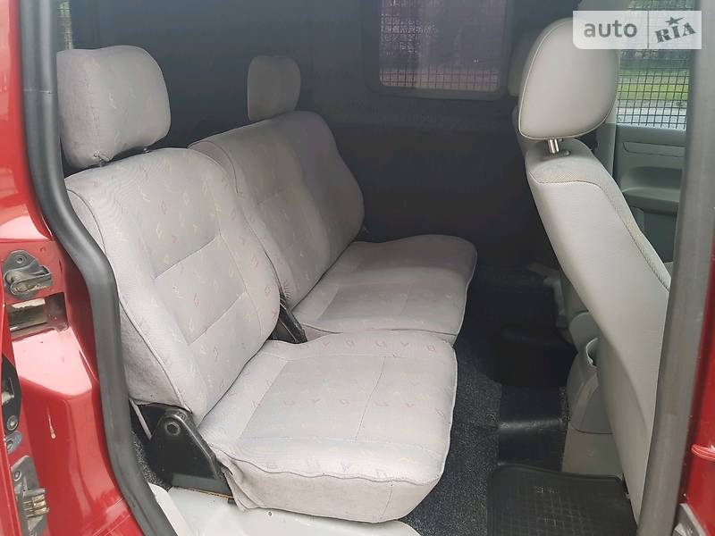 Вантажопасажирський фургон Volkswagen Caddy 2005 в Запоріжжі