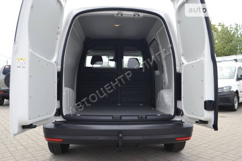 Вантажопасажирський фургон Volkswagen Caddy 2015 в Хмельницькому
