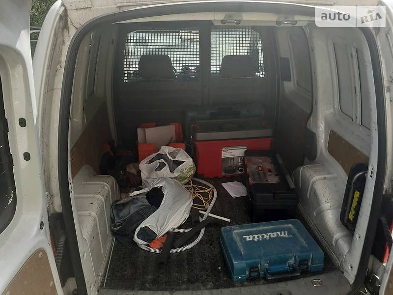 Вантажопасажирський фургон Volkswagen Caddy 2006 в Києві