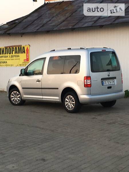 Вантажопасажирський фургон Volkswagen Caddy 2012 в Чернівцях