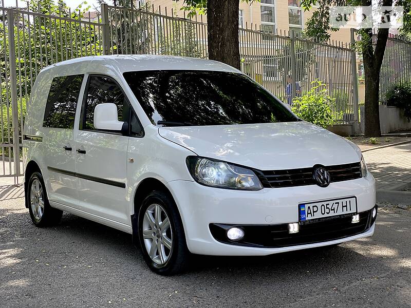 Вантажопасажирський фургон Volkswagen Caddy 2011 в Дніпрі