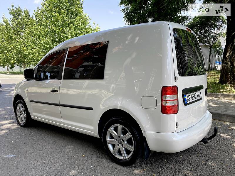 Вантажопасажирський фургон Volkswagen Caddy 2011 в Дніпрі