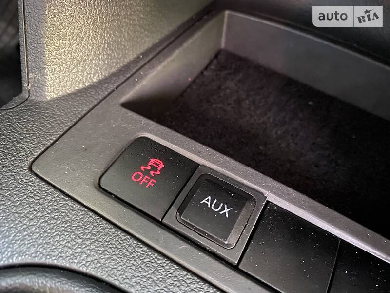 Вантажопасажирський фургон Volkswagen Caddy 2011 в Дніпрі