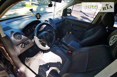 Вантажопасажирський фургон Volkswagen Caddy 2011 в 