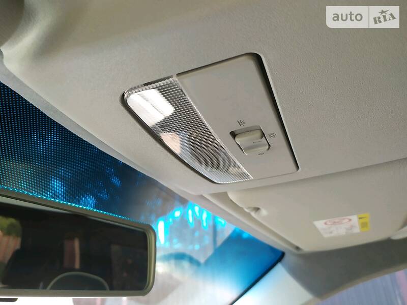 Мінівен Volkswagen Caddy 2016 в Києві