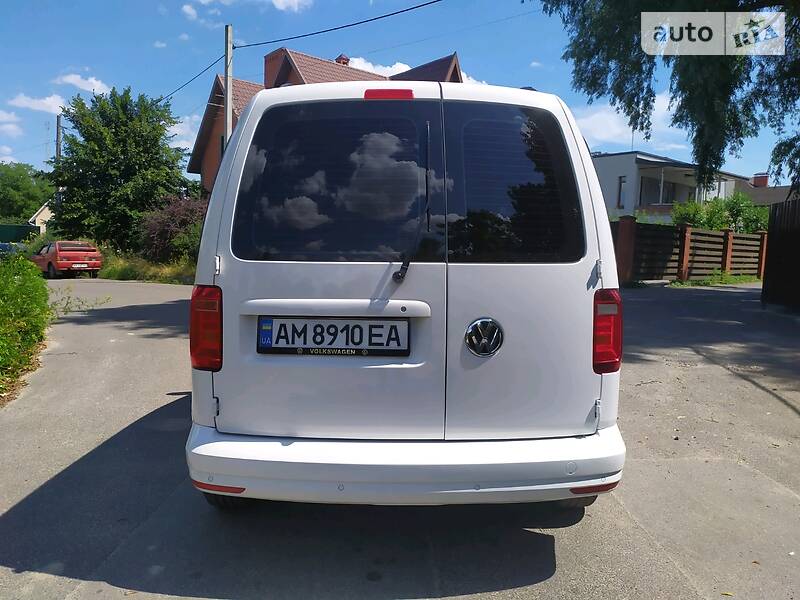 Мінівен Volkswagen Caddy 2016 в Києві