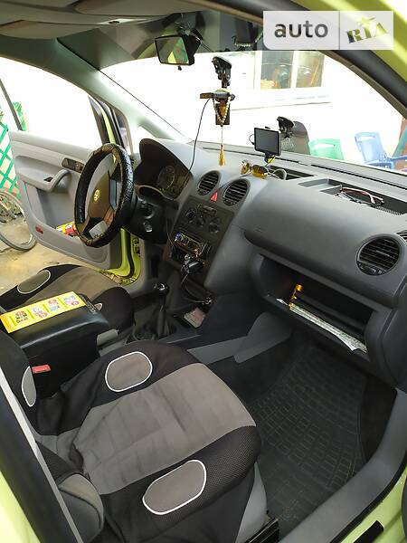 Минивэн Volkswagen Caddy 2007 в Коростене