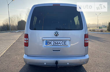 Универсал Volkswagen Caddy 2011 в Костополе