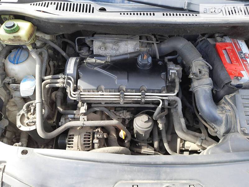 Минивэн Volkswagen Caddy 2010 в Павлограде