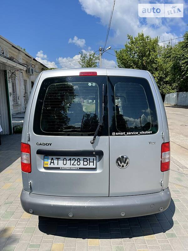 Вантажопасажирський фургон Volkswagen Caddy 2010 в Миколаєві