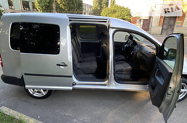 Универсал Volkswagen Caddy 2011 в Киеве